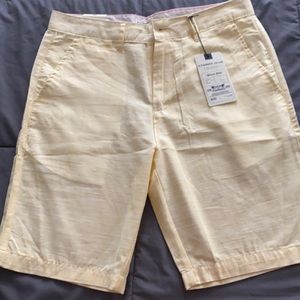 NEW Men’s Yellow  Alexander Julian  COLOURS Shorts